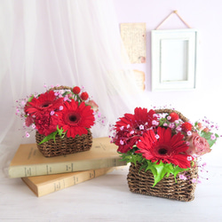 《特集掲載　母の日早割》pinkred flower arrangementフラワーアレンジメント　生花　カーネーショ 3枚目の画像