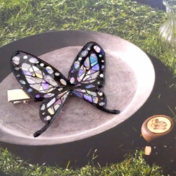 【NEW】POPな蝶々 ヘアクリップ ブラック 1枚目の画像