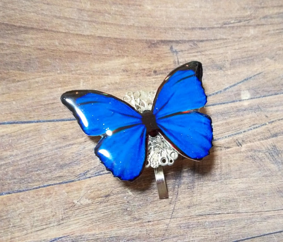 【訳あり品】鮮やかな青い蝶ポニーフック 1枚目の画像