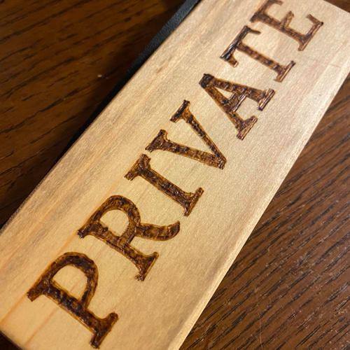 壁掛け木製看板 無垢木製看板 