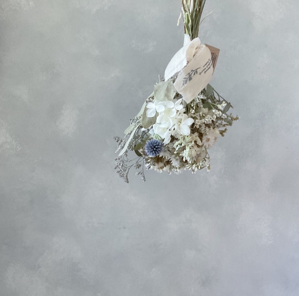 ホワイト系ナチュラルブーケ　ドライフラワー　スターチス　紫陽花　スワッグ 3枚目の画像