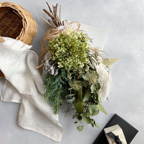 ナチュラルユーカリポポラスとアナベルのスワッグ 壁飾り 北欧