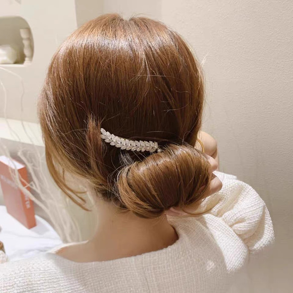 ヘア アクセサリー 人気 髪 留め ヘアアクセ 結婚 式 ヘアアクセ ヘアピン かわいい ヘア アクセサリー 流行り 1枚目の画像