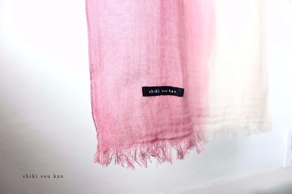 Hand dyed scarf 第4張的照片