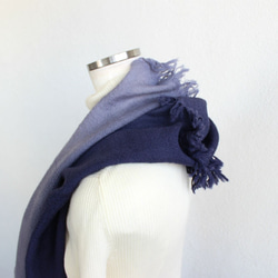 [再次上架]冬季深色★海軍藍手染100%羊毛圍巾T18351 第4張的照片