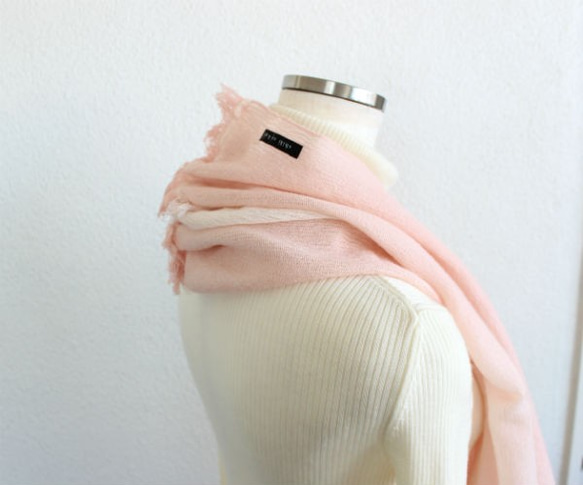 再次上架春天的彩色棉羊毛圍巾[sakura] 第3張的照片