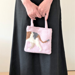 三毛猫と一緒にちょっとお出かけバッグ　手編み　 4枚目の画像