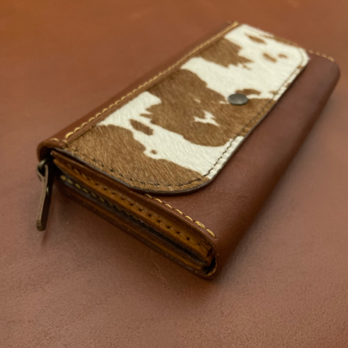 送料無料【手縫いハラコ本革長財布／牛柄】ロングウォレット締め財布春