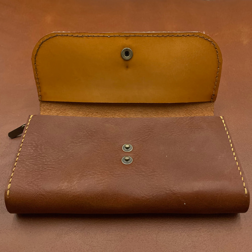 送料無料【手縫いハラコ本革長財布／牛柄】ロングウォレット締め財布春