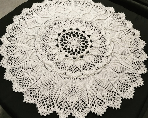 1点のみ]ハンドメイド☆レース編みドイリー約53cmお部屋の置物花瓶