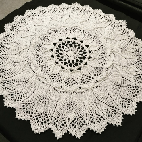 1点のみ]ハンドメイド☆レース編みドイリー約53cmお部屋の置物花瓶 