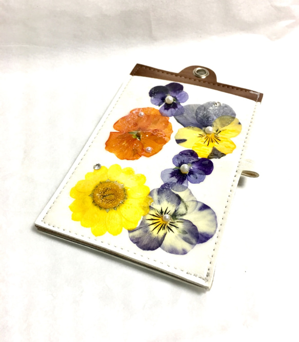 本物のお花で彩るICカード、パスケース 2枚目の画像