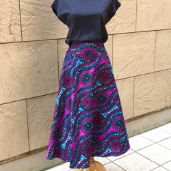 アフリカンバティックプリントの半円サーキュラースカート　むらさきモチーフ 1枚目の画像