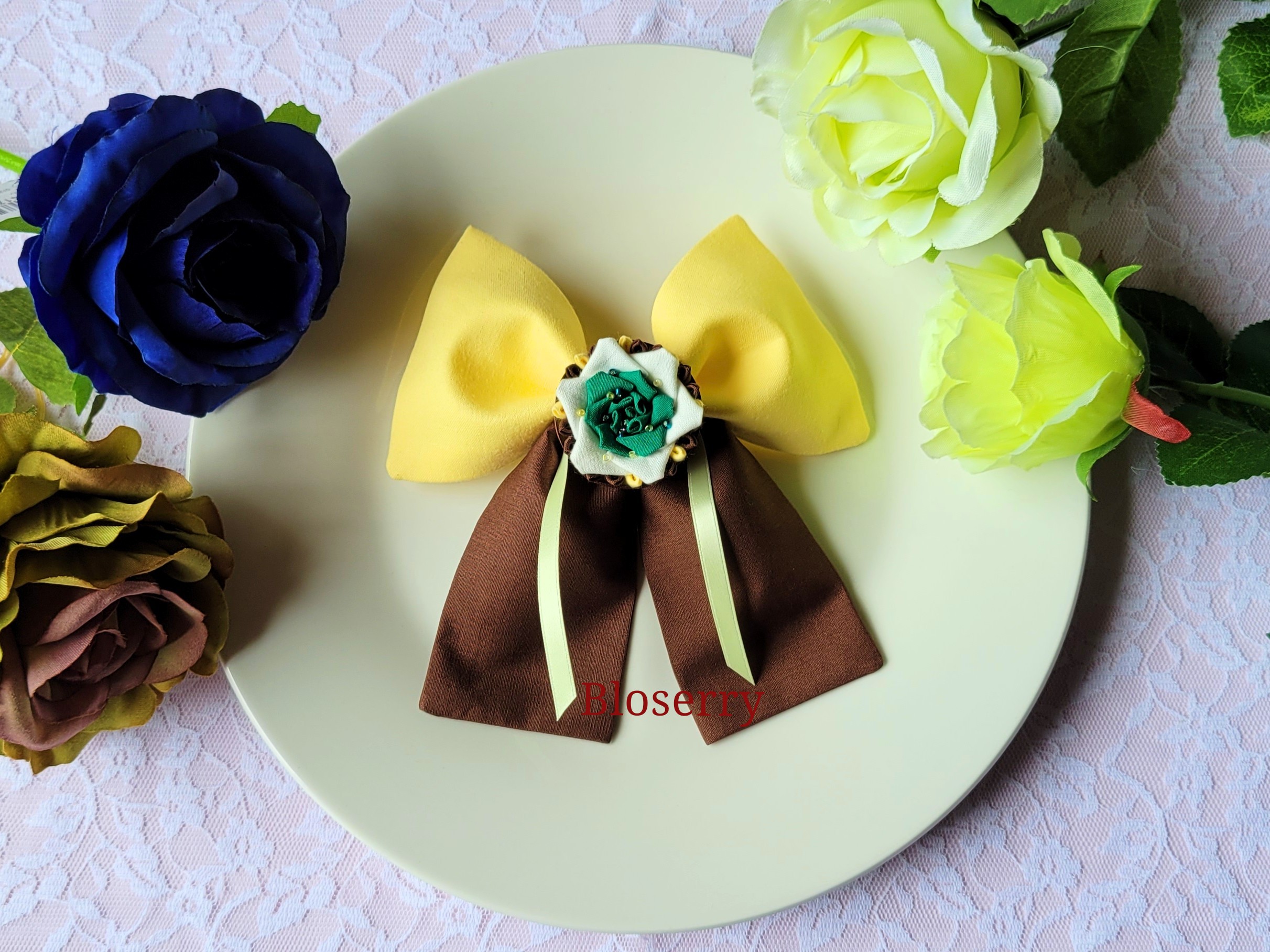 蜂蜜タルト　白と濃い緑のタルトリボン　クリップ横