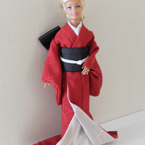 バービー人形の衣装 引きずり着物 赤色系 手作り kimono red
