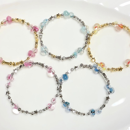 ワンランク上の ティアドロップビーズ ブルーやオレンジの ワイヤー