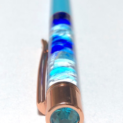【右】ブルーミックス〜琉球ガラスのハーバリウムボールペン(水色） 5枚目の画像
