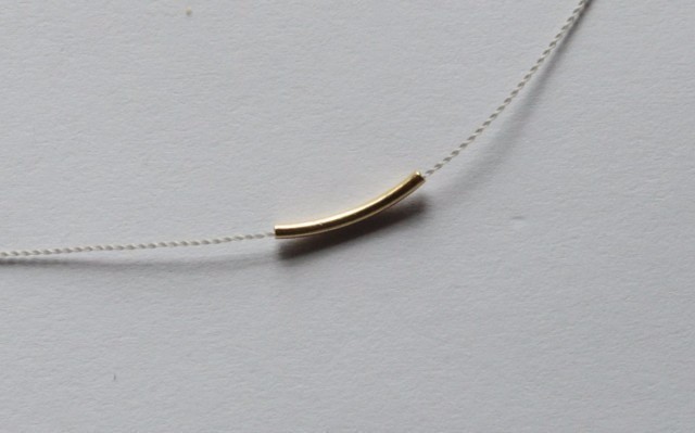 grey nylon curved necklace k18