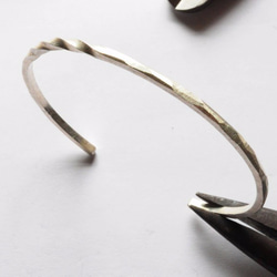 sv925 ねじり＆削り シャープなバングル バングル・リスト