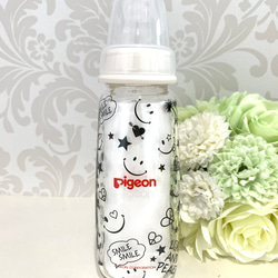 ❤︎【名入れ無料】Pigeon哺乳瓶200ml❤︎ニコちゃんブラック 1枚目の画像