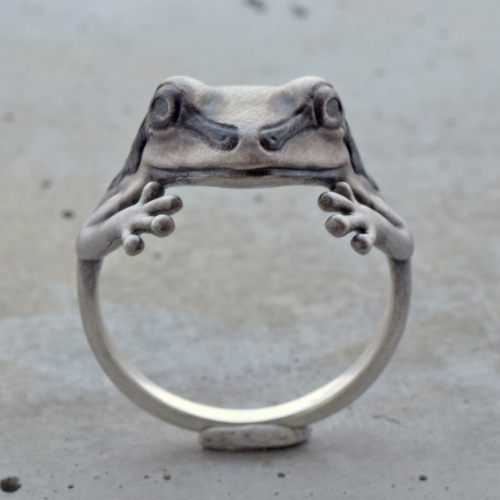 抱きつきカエルリング 指輪・リング OUTPUT JEWELRY 通販