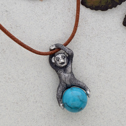 Frog ball pendant aquamarine leather cord necklace 第2張的照片