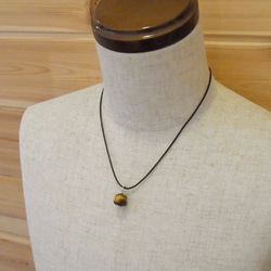 Spider ball pendant Tiger Eye strap Necklace 第4張的照片