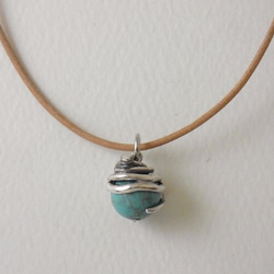 Snake ball pendant turquoise leather cord Necklace 第2張的照片