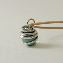 Snake ball pendant turquoise leather cord Necklace 第4張的照片