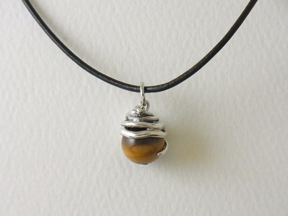 Snake ball pendant Tiger Eye strap Necklace 第2張的照片