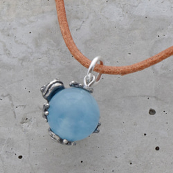 Frog ball pendant aquamarine leather cord necklace 第2張的照片