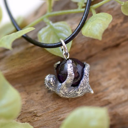 Sloth ball pendant sugilite leather cord necklace 第1張的照片