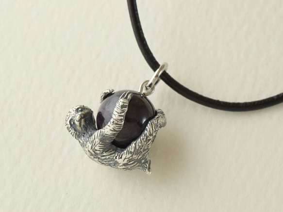 Sloth ball pendant sugilite leather cord necklace 第2張的照片
