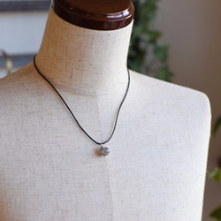 Gecko ball pendant labradorite leather cord necklace 第4張的照片