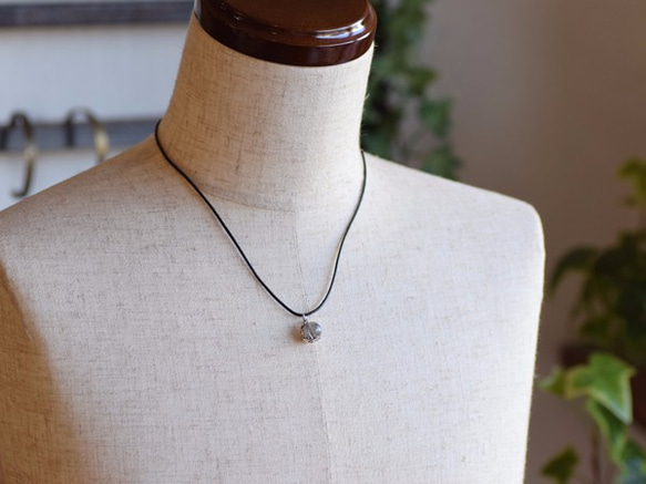 Gecko ball pendant labradorite leather cord necklace 第4張的照片