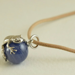 Frog ball pendant tanzanite leather cord necklace 第3張的照片