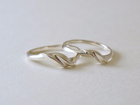 Pairing bundling the edge. Women's Ring 第4張的照片