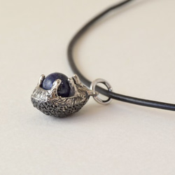 Hedgehog ball pendant Lapislazuli leather cord necklace 第4張的照片