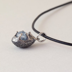 Hedgehog ball pendant Aquamarine leather cord necklace 第4張的照片