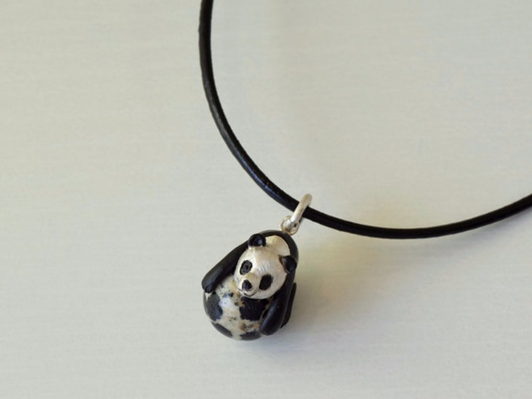 Panda ball pendant Dalmatian Jasper leather cord necklace 第2張的照片