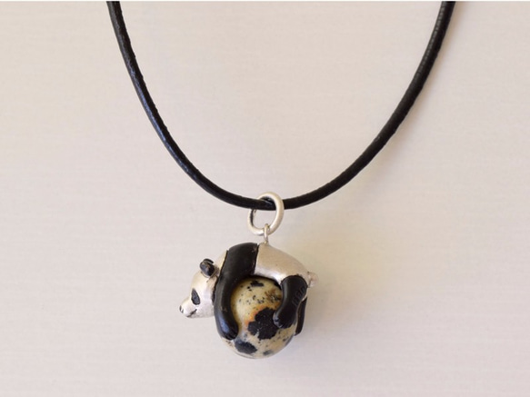 Panda ball pendant Dalmatian Jasper leather cord necklace 第3張的照片