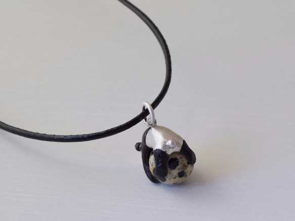 Panda ball pendant Dalmatian Jasper leather cord necklace 第4張的照片