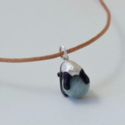 Panda ball pendant Emerald leather cord necklace 第4張的照片