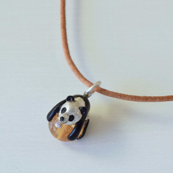 Panda ball pendant Citrine leather cord necklace 第2張的照片
