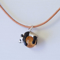 Panda ball pendant Citrine leather cord necklace 第3張的照片