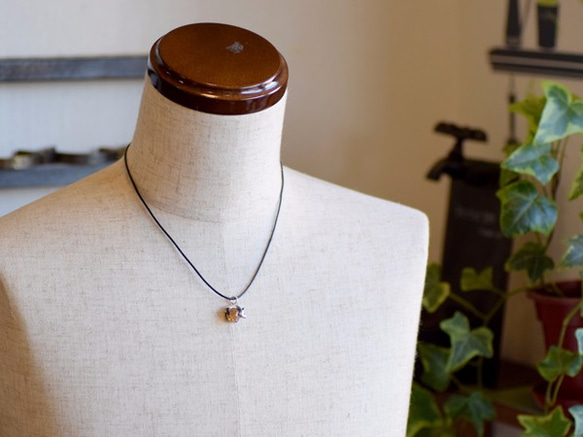 Panda ball pendant Citrine leather cord necklace 第5張的照片