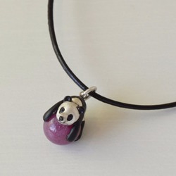 Panda ball pendant Ruby leather cord necklace 第2張的照片