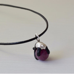 Panda ball pendant Ruby leather cord necklace 第4張的照片