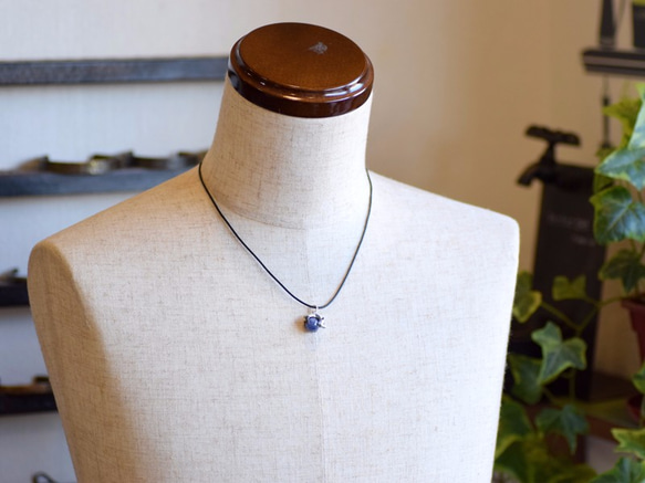 Panda ball pendant Tanzanite leather cord necklace 第5張的照片