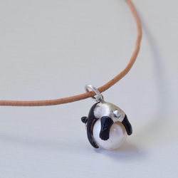 Panda ball pendant Pearl leather cord necklace 第4張的照片